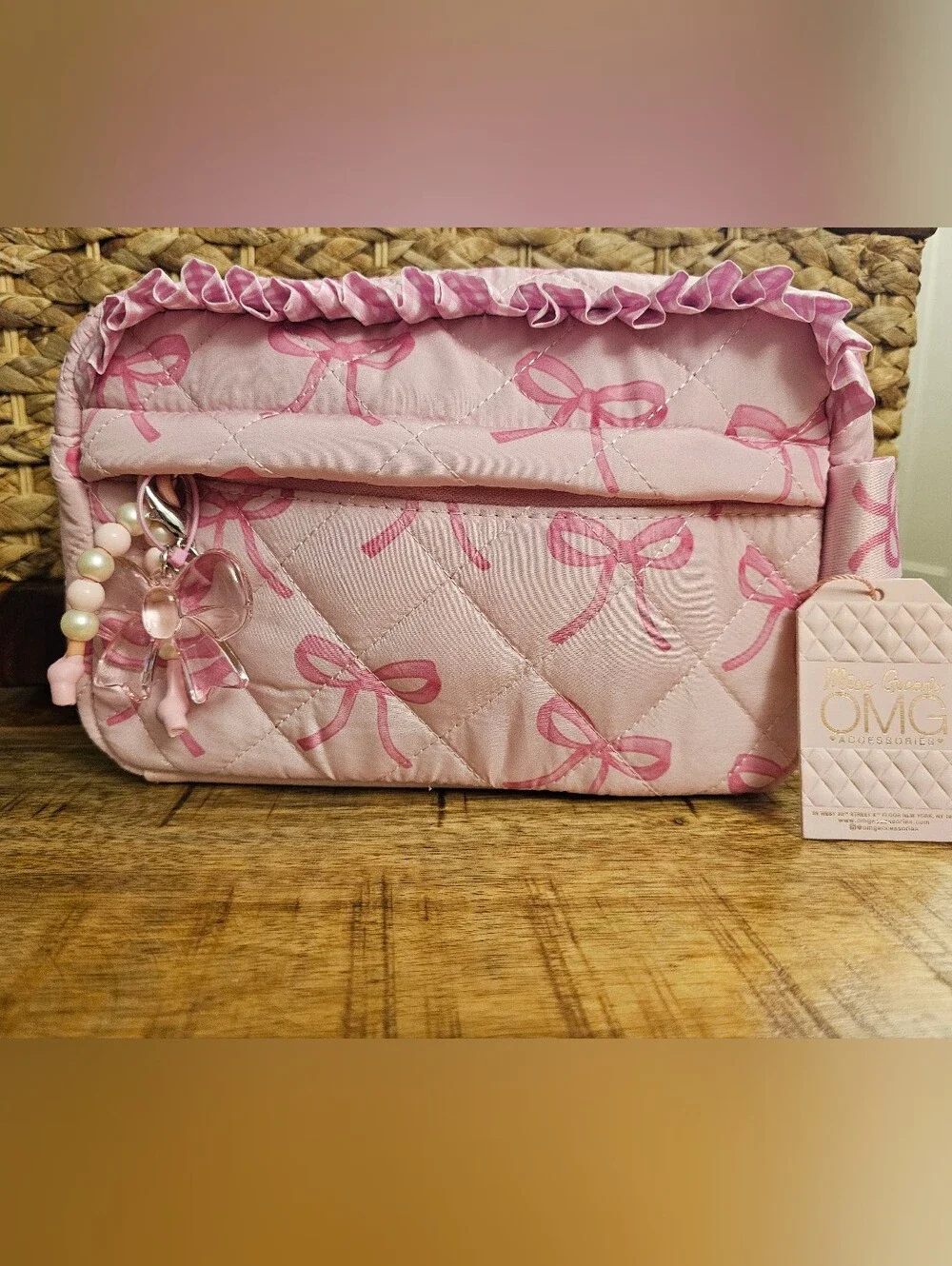 NWT Miss Gwen's OMG Accessories Pink Bow Quilted Pouch Cosmetic Bag - Picture 1 of 4